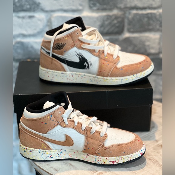 Nike Air Jordan Mid SE GS Brushstroke size 6y sneakers